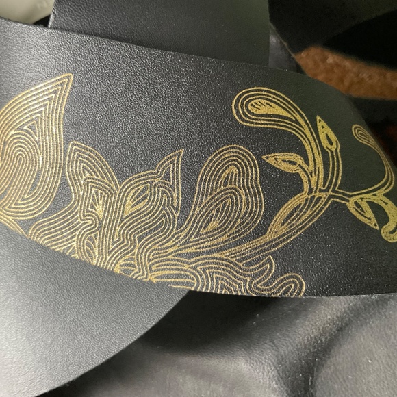 Papillio Sandals made by Birkenstock Black w/ Gold Print Ladies 9 /Mens 7 - Picture 10 of 13